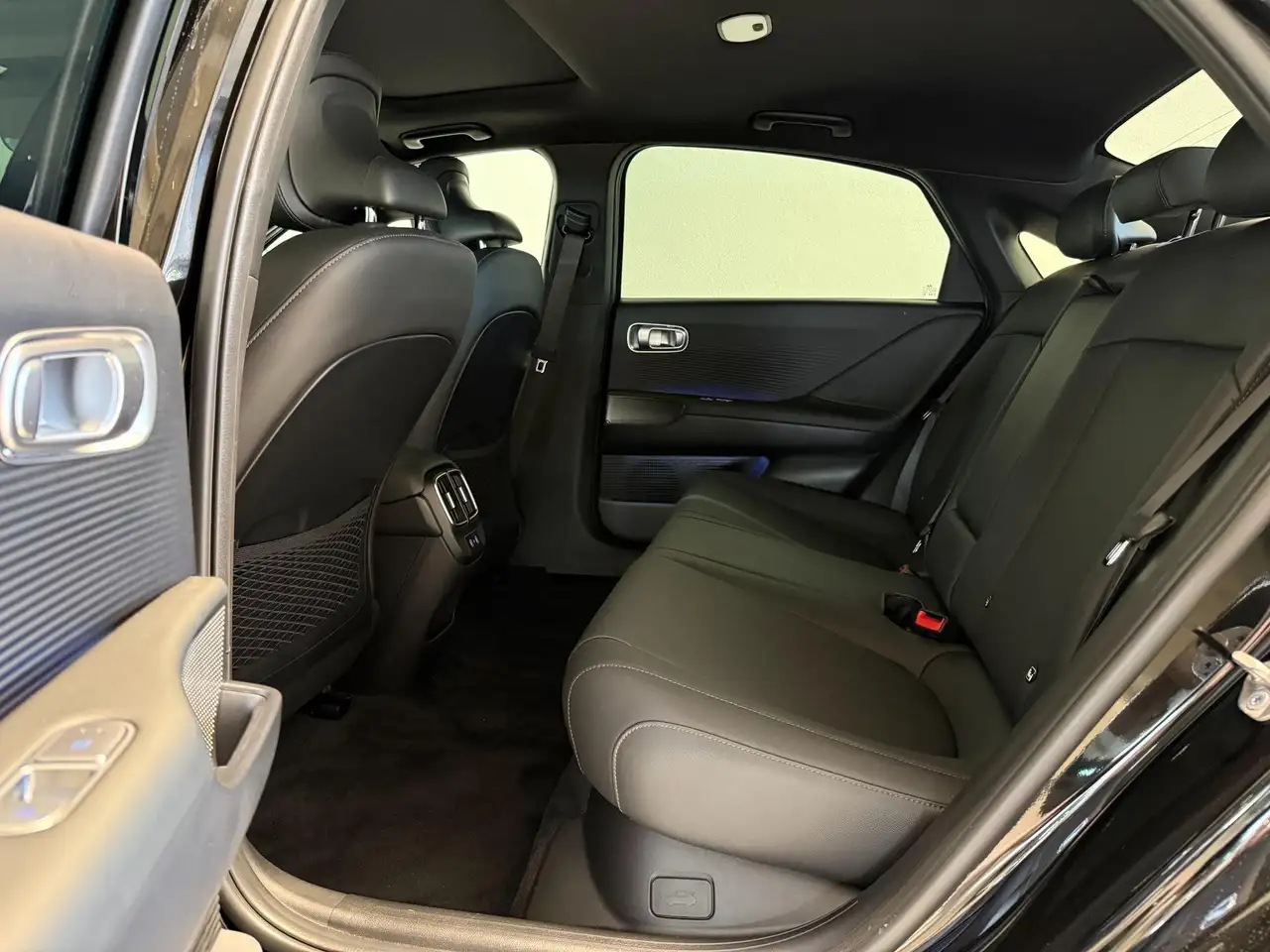 Hyundai Ioniq Top Line Long Range 77,4 kWh 4WD 239 kW (325 PS..., миниатюра 15