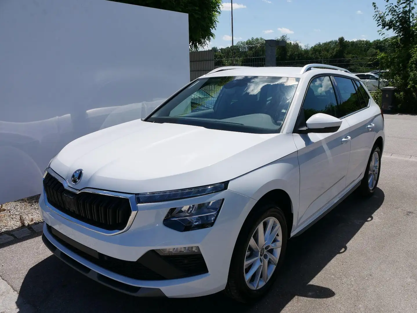 Skoda Kamiq 130 Jahre Premium Edition 1,5 TSI DSG*AHK-SCHWENKB Blanc - 1