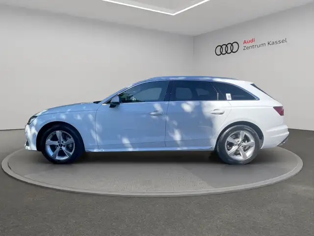 Audi A4 view 4