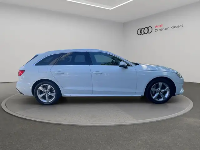 Audi A4 view 8