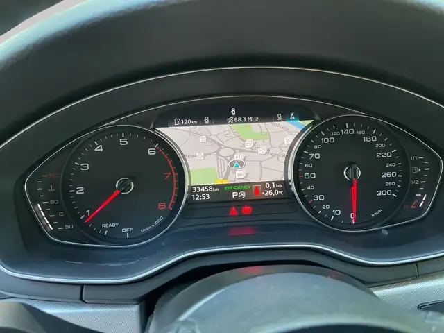 Audi A4 view 13
