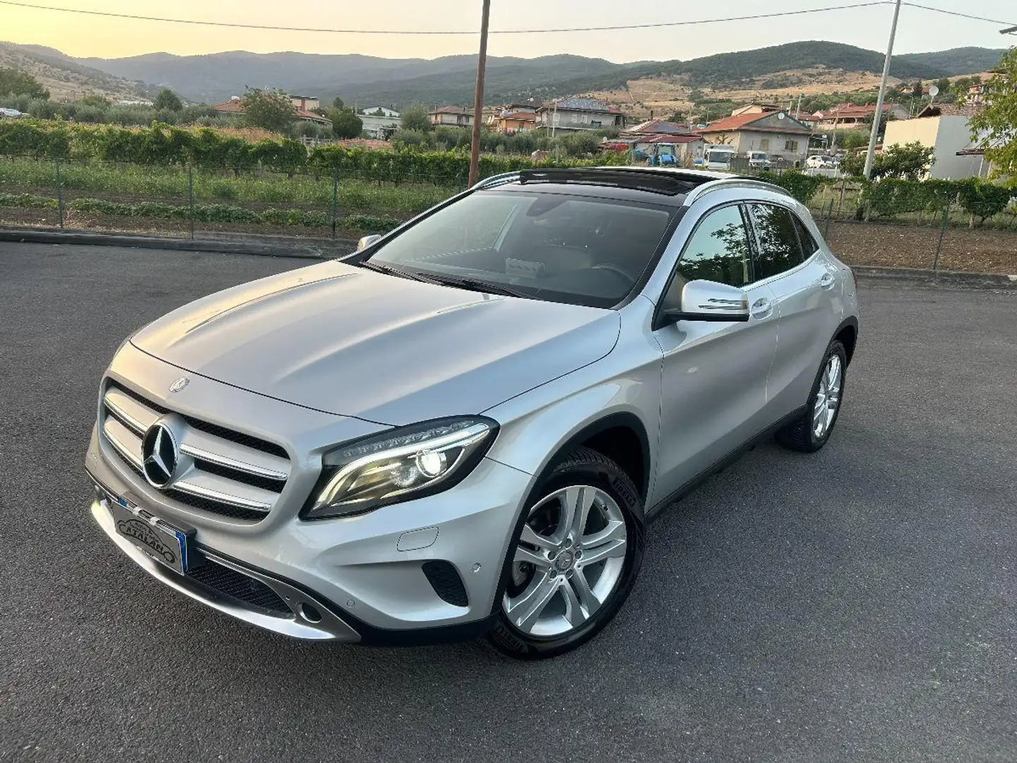 Mercedes-Benz GLA 200 d Automatic 4Matic Premium Grigio - 2
