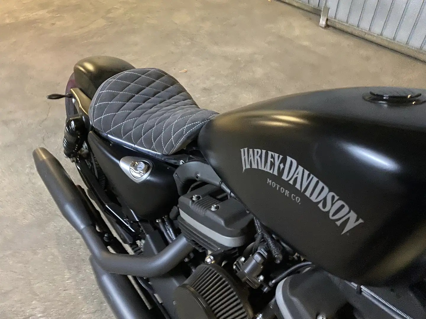 Harley-Davidson Iron 883 Negru - 1