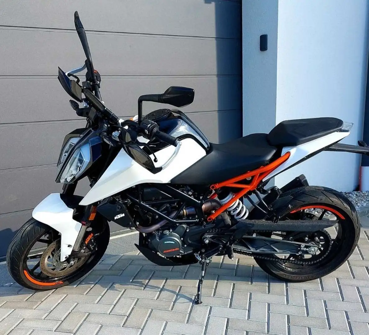 KTM 125 Duke Alb - 1