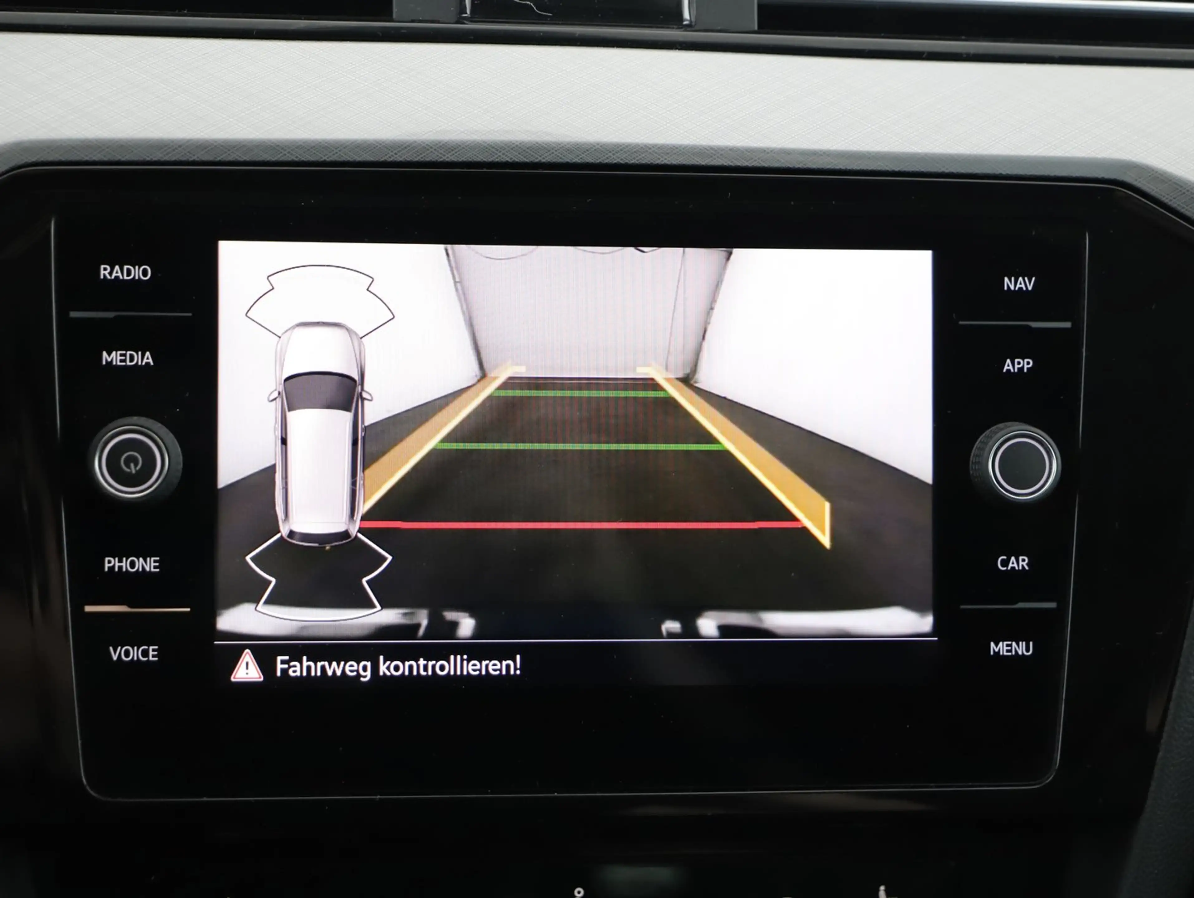 Volkswagen Passat Variant Business TDI 4MOTION DSG — photo 11