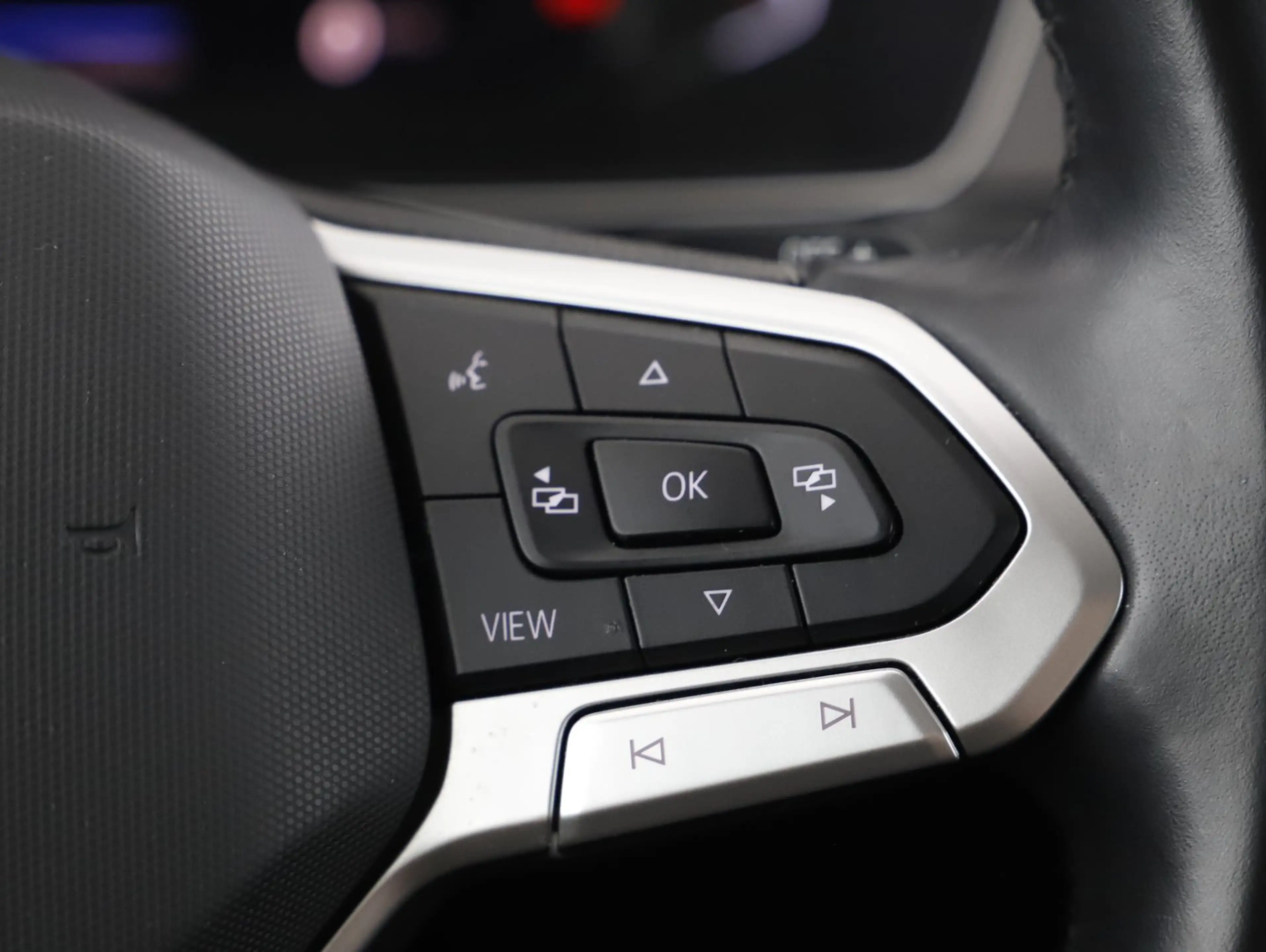Volkswagen Passat Variant Business TDI 4MOTION DSG — photo 14