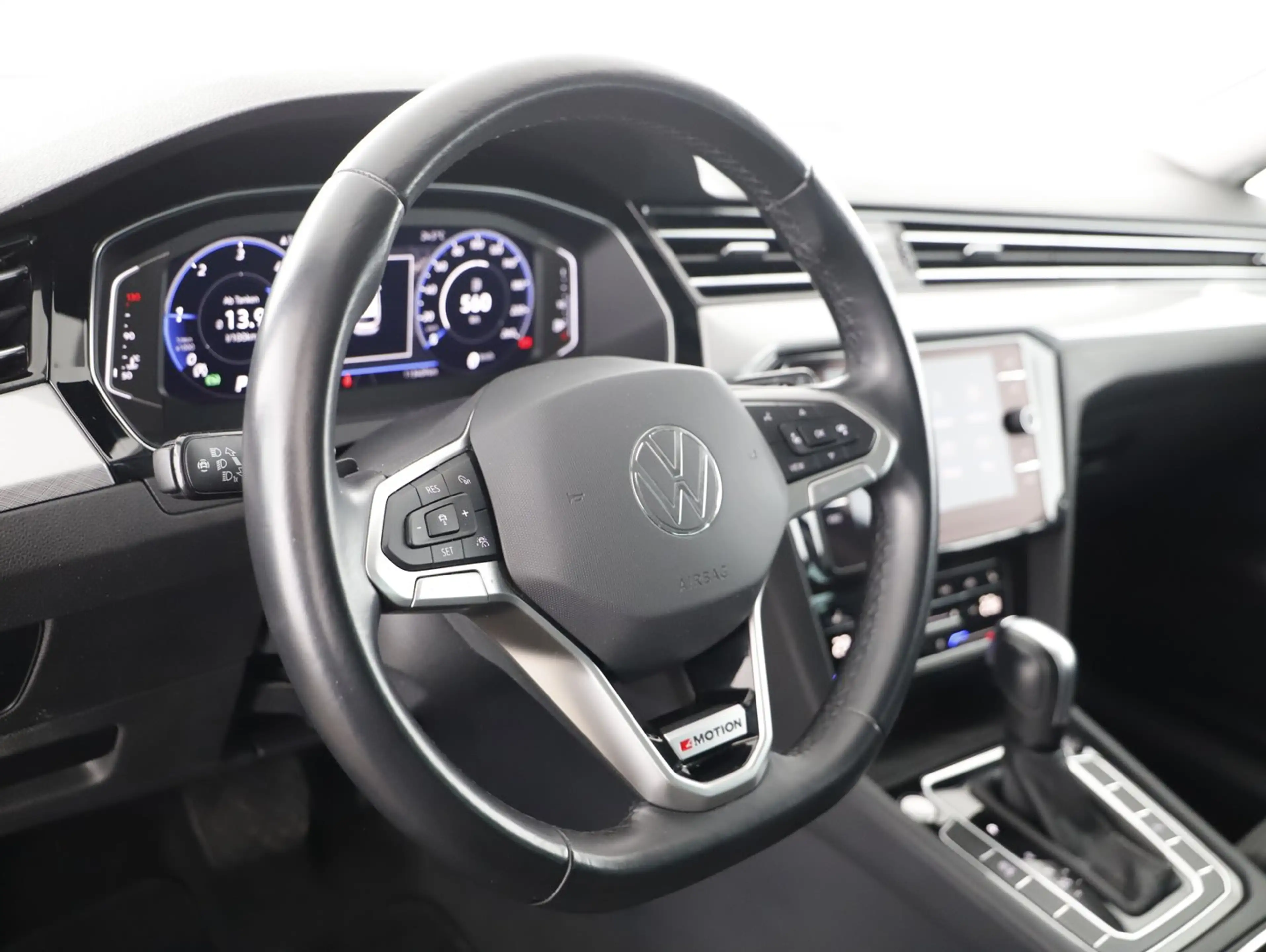 Volkswagen Passat Variant Business TDI 4MOTION DSG — photo 6
