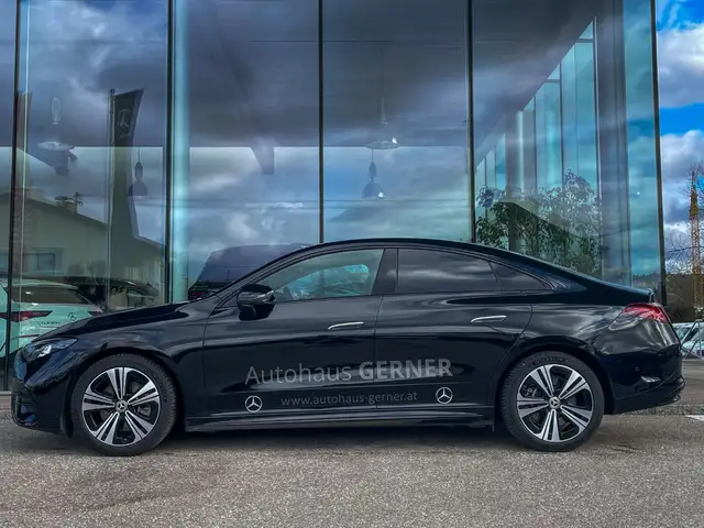 Mercedes-Benz CLA 250 + mit EQ Technologie LM el.Heck LED Sport Ansicht 3