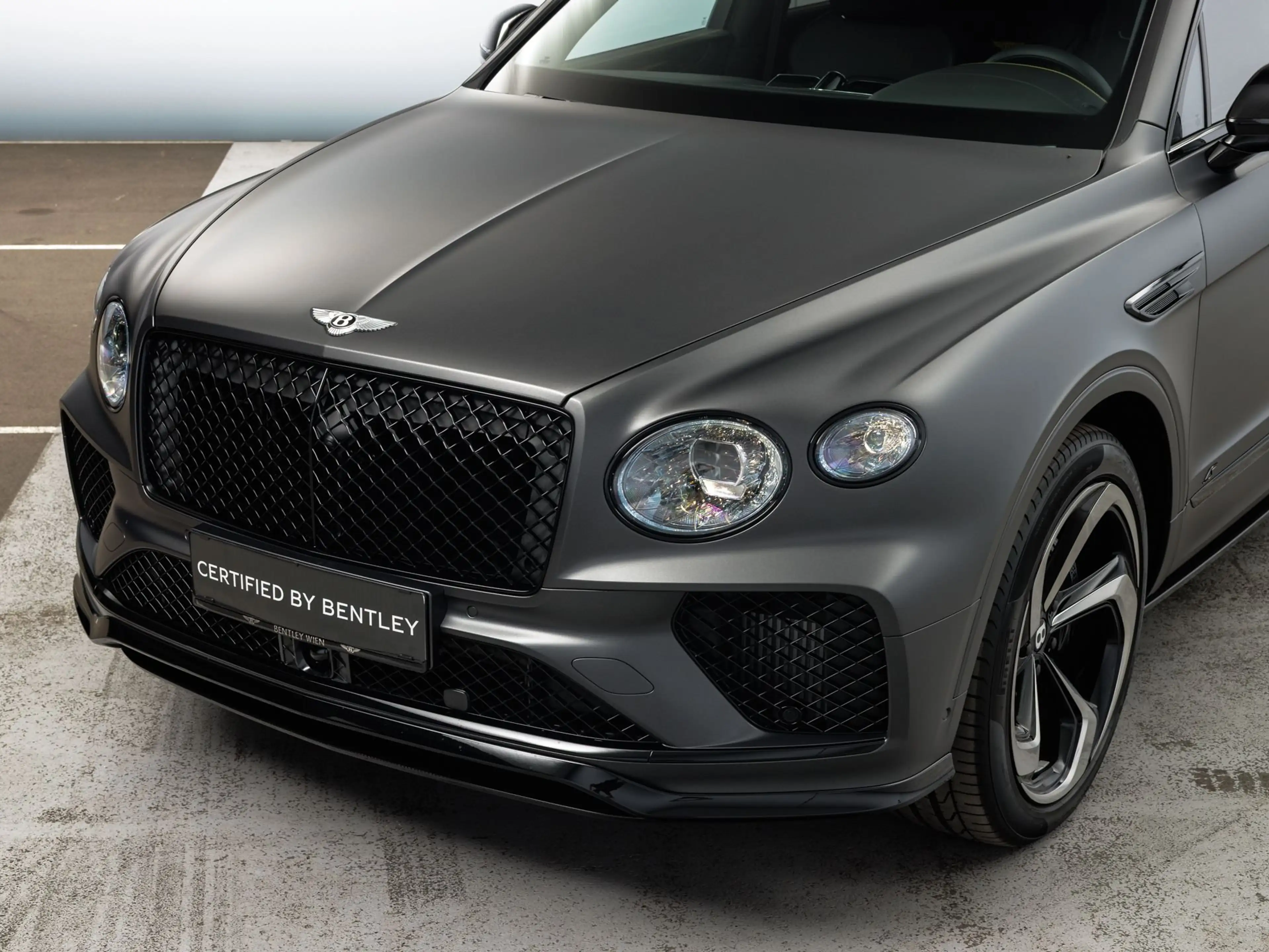 Bentley Bentayga V6 S Hybrid — photo 8