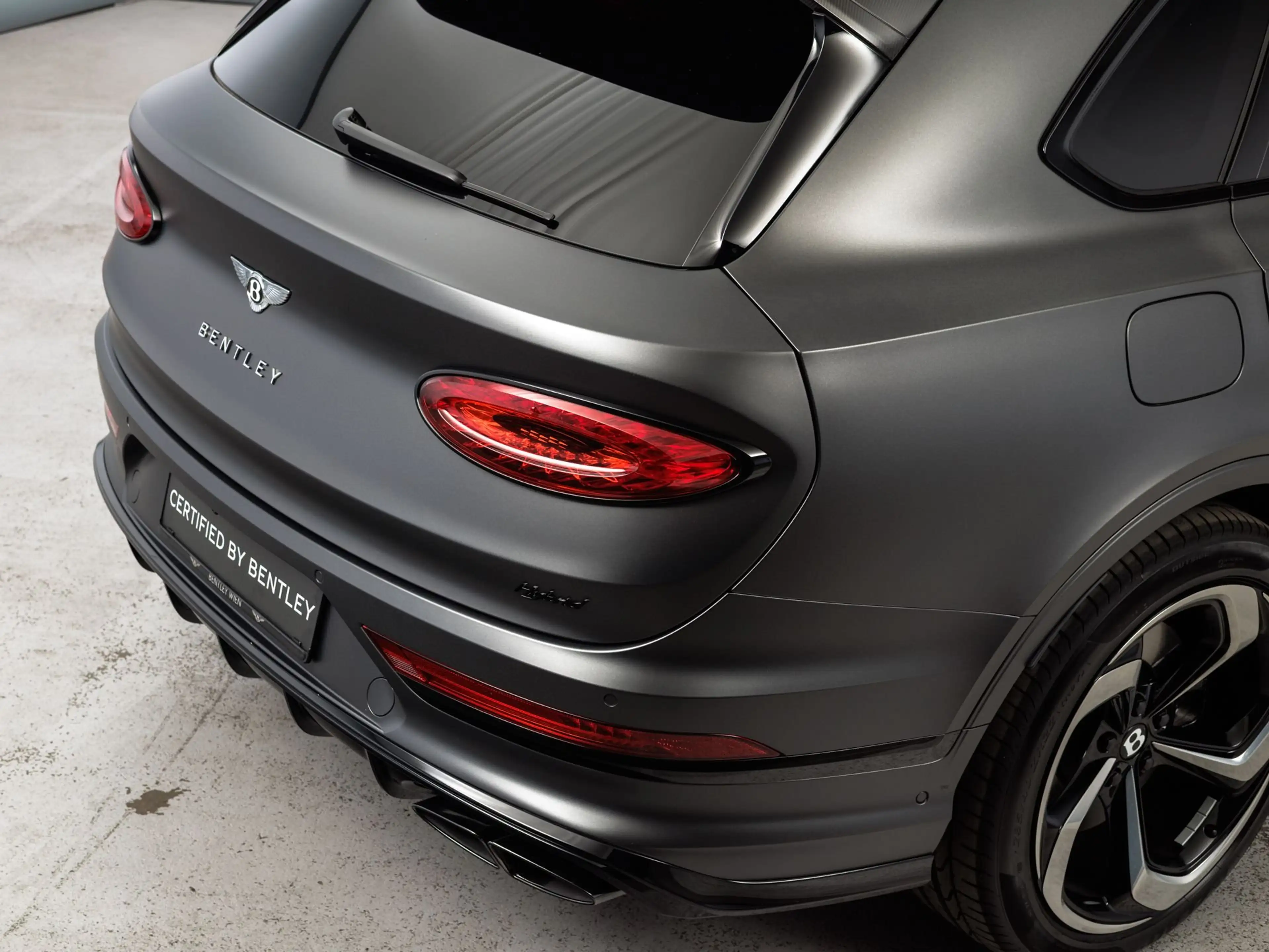 Bentley Bentayga V6 S Hybrid — photo 7