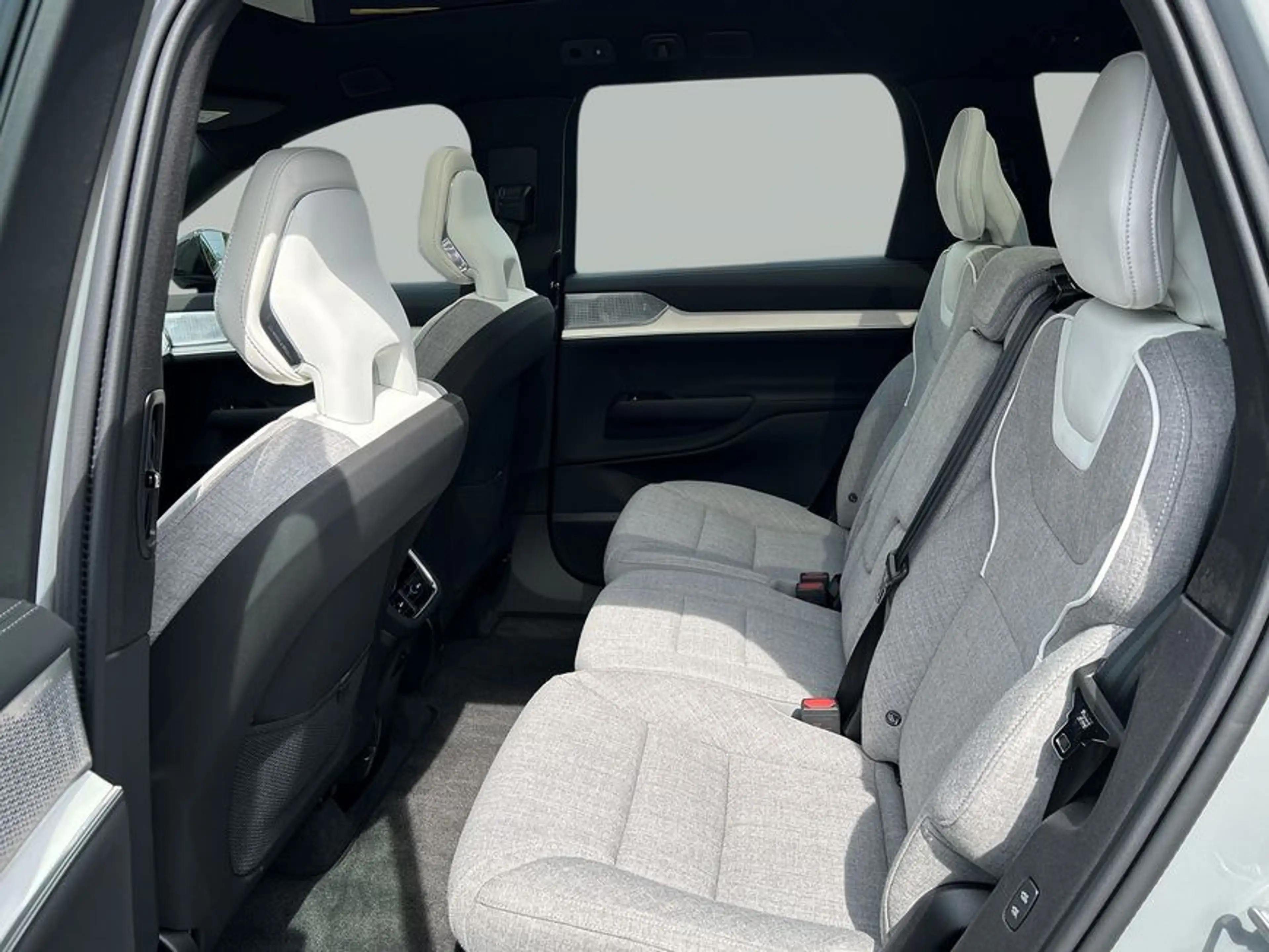 Volvo EX90 Twin Performance AWD Ultra (7-Sitzer) — photo 9