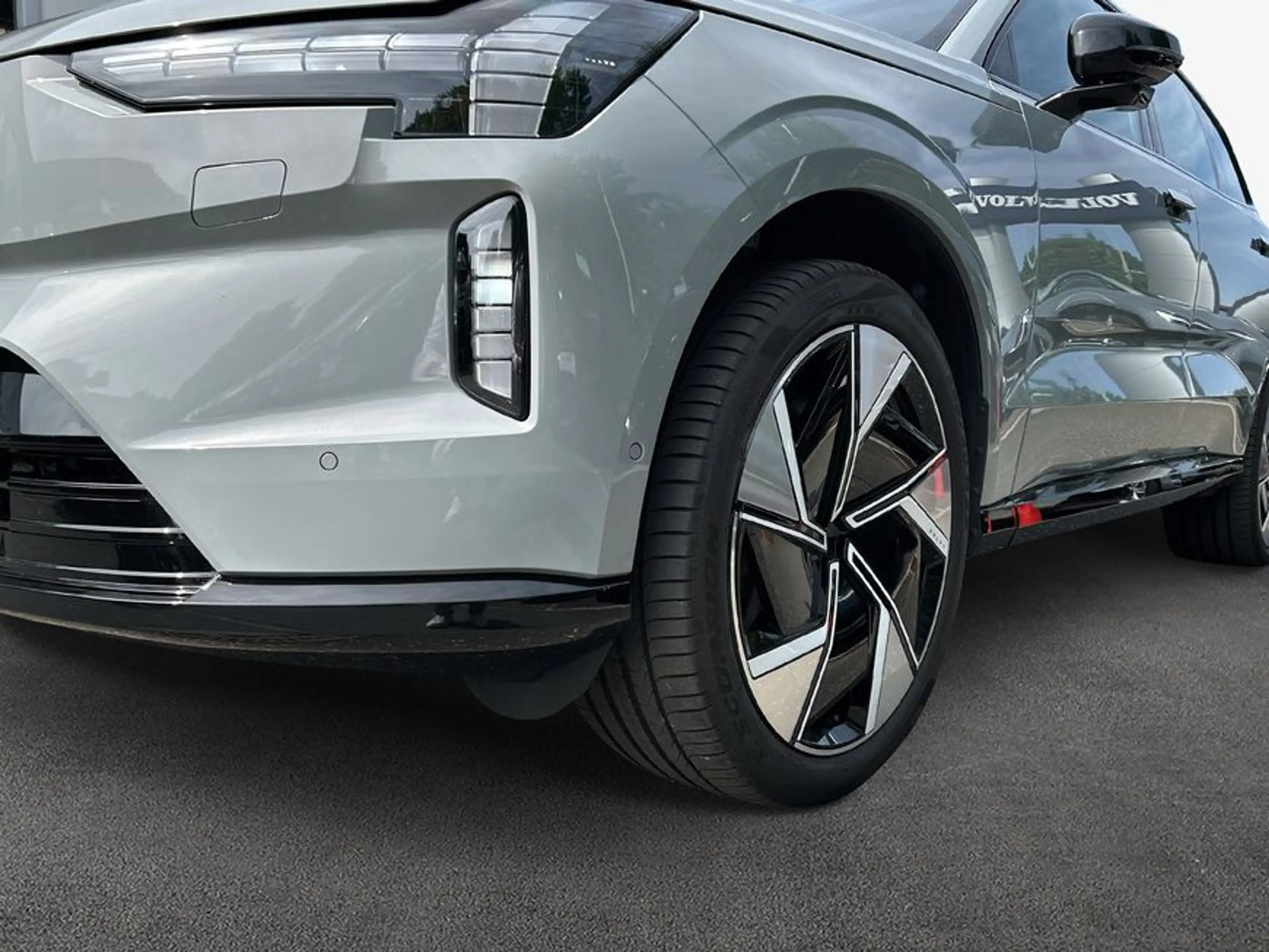 Volvo EX90 Twin Performance AWD Ultra (7-Sitzer) — photo 6