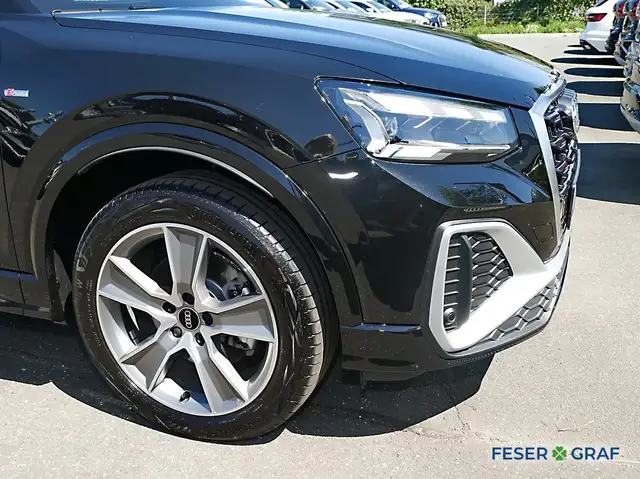 Audi Q2 view 10