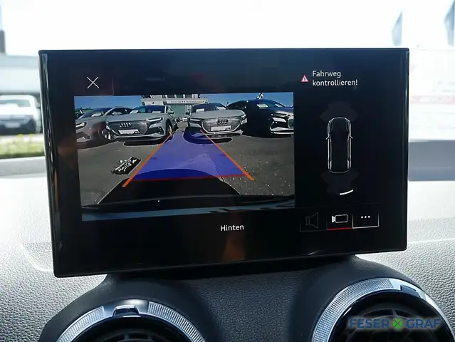 Audi Q2 view 8