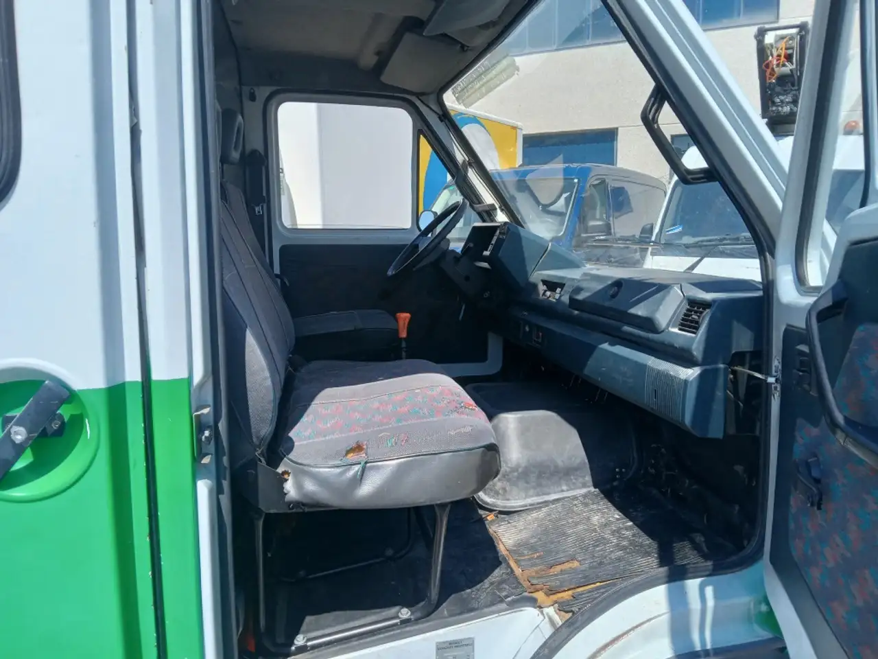 Renault Trafic 1400 Furgón Sobreelevado (TB2G), foto 7