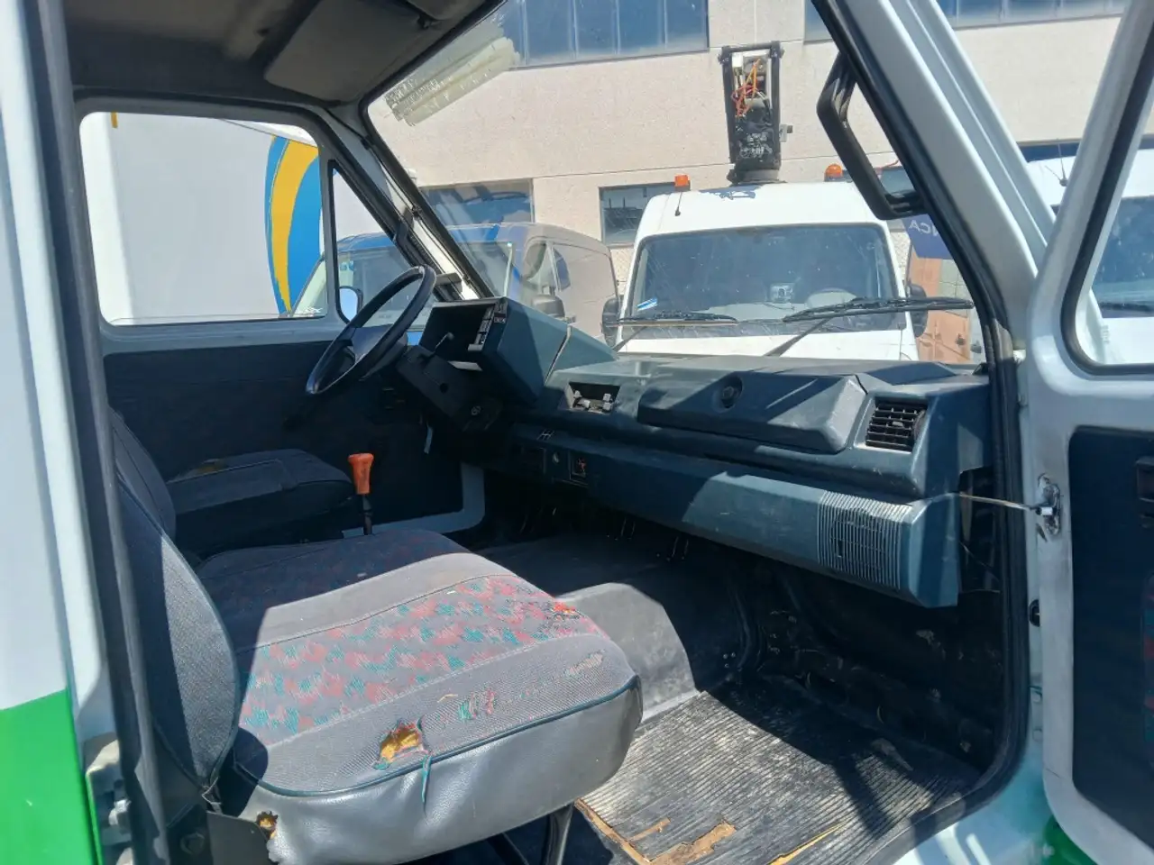 Renault Trafic 1400 Furgón Sobreelevado (TB2G), foto 6