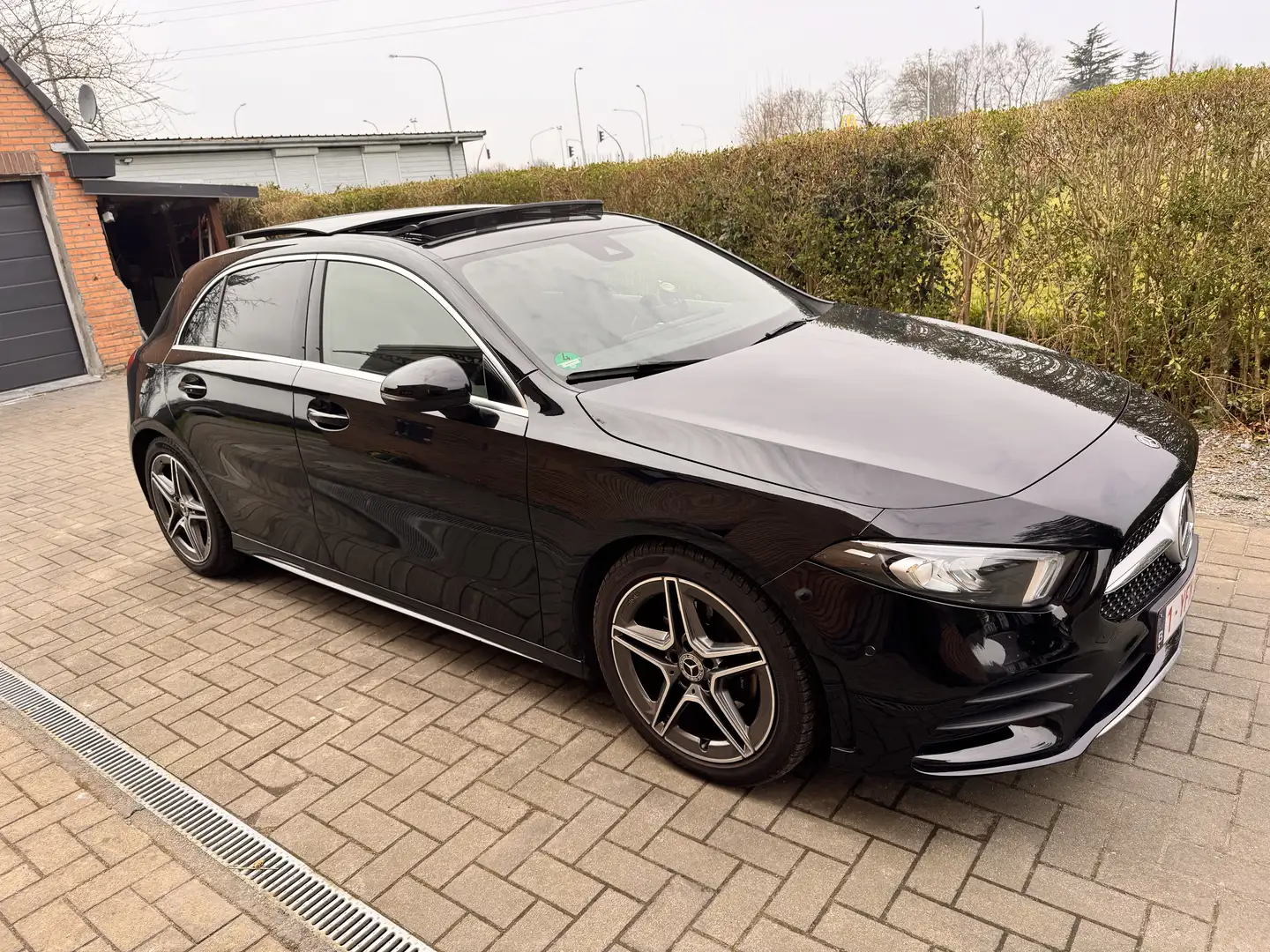 Mercedes-Benz A 180 d AMG Line - 1
