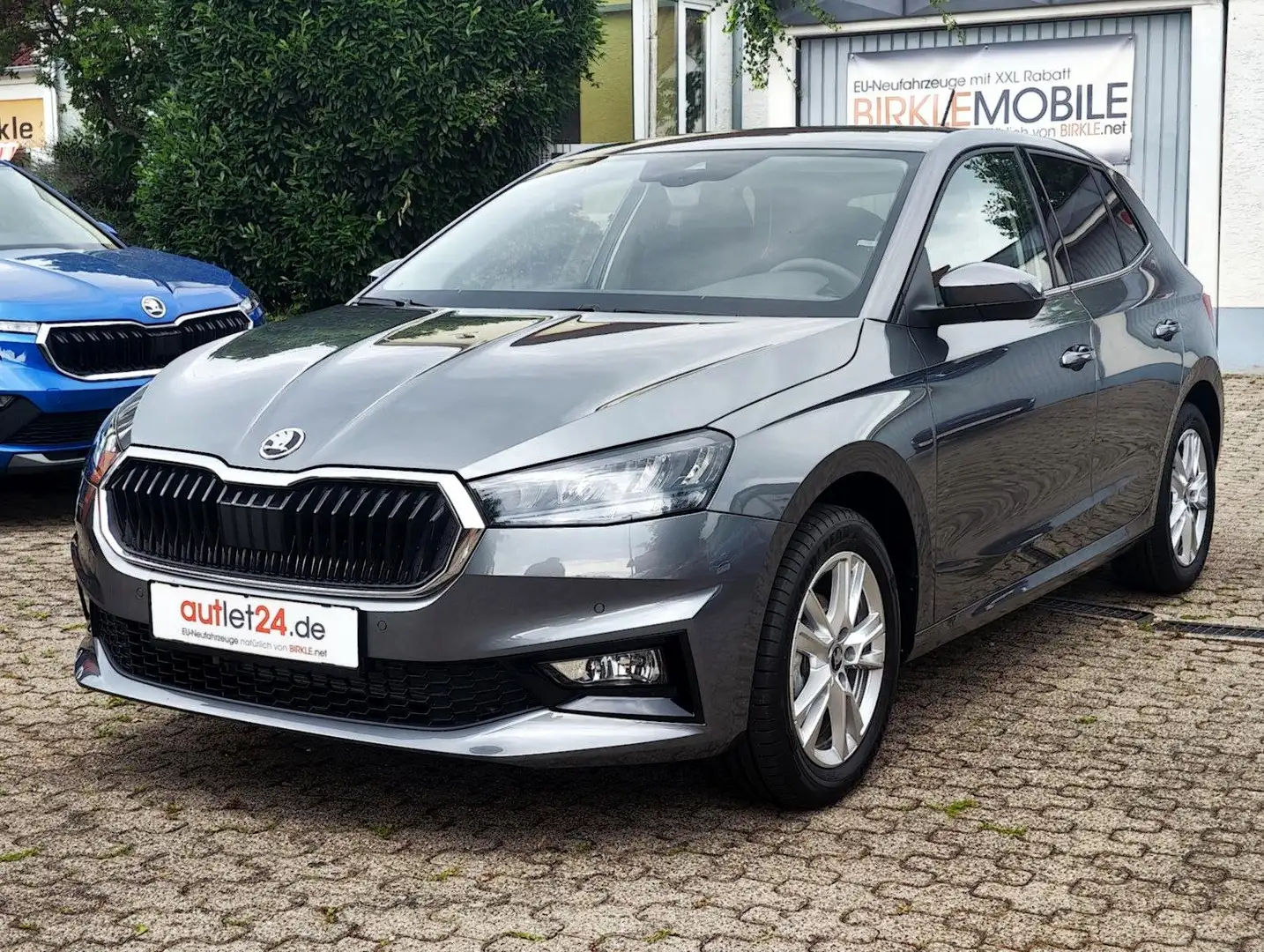Skoda Fabia Fabia 95PS AHK PDC v+h+Kamera Tot Winkel Tempomat Gris - 1