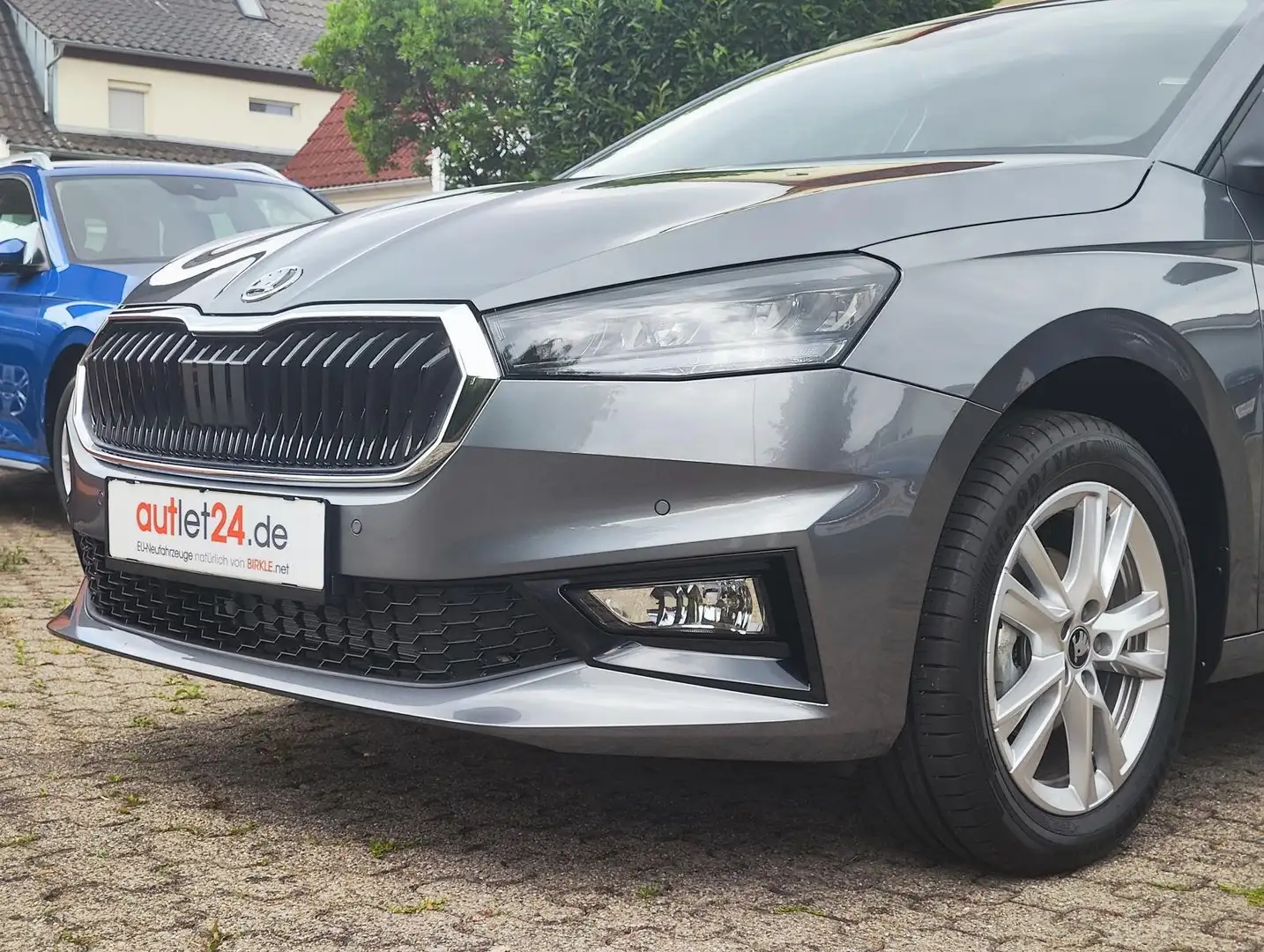 Skoda Fabia Fabia 95PS AHK PDC v+h+Kamera Tot Winkel Tempomat Gris - 2