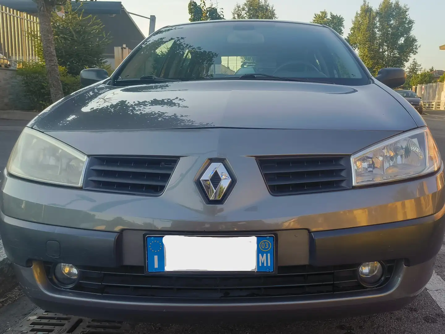 Renault Megane Megane II 2003 5p 1.6 16v Gris - 2