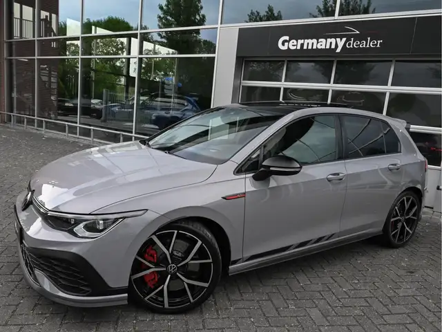 Volkswagen Golf view 3