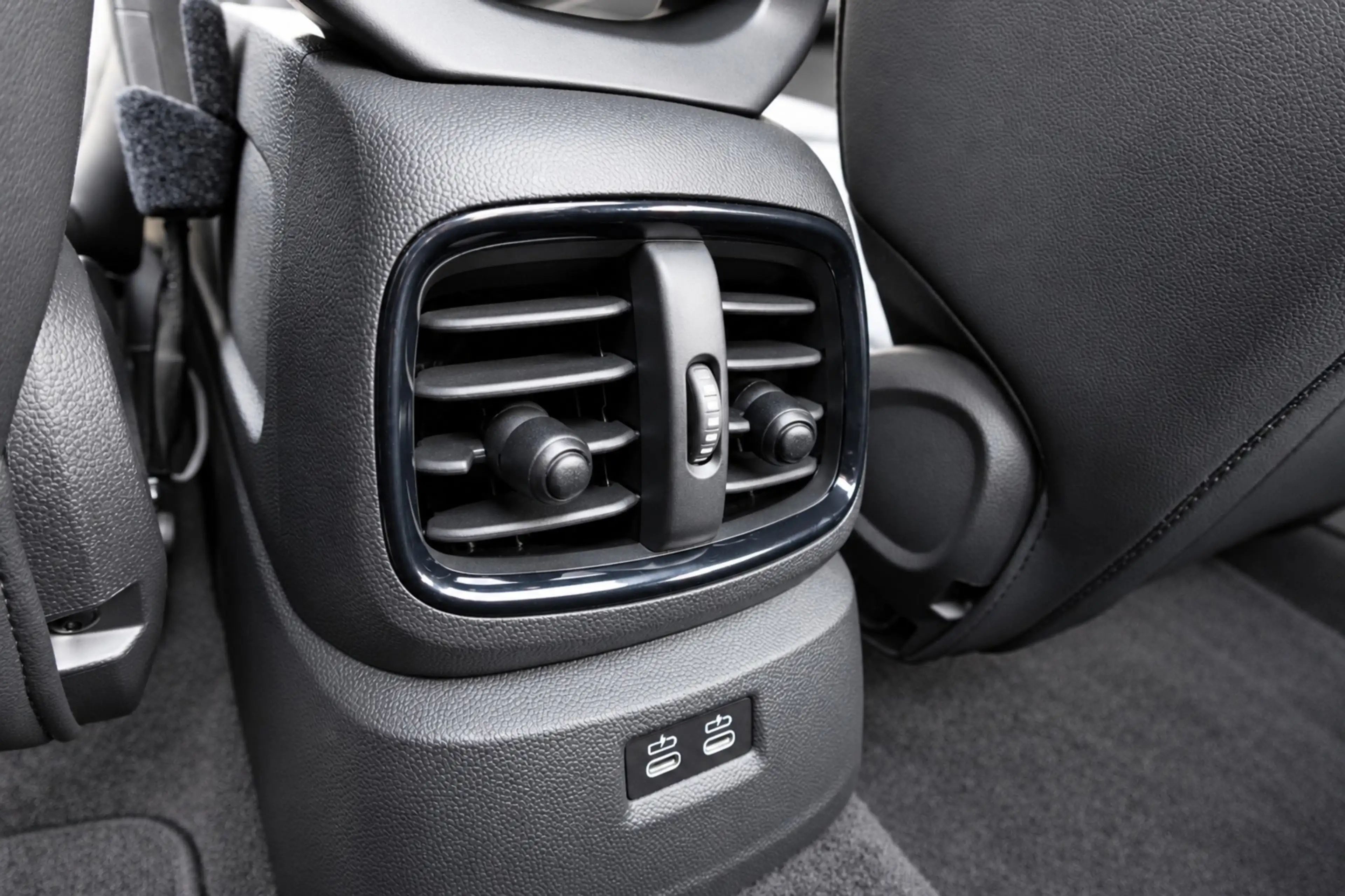 MINI Cooper SE Countryman 1.5 ALL4 Essential PANO H&K HUD — photo 8