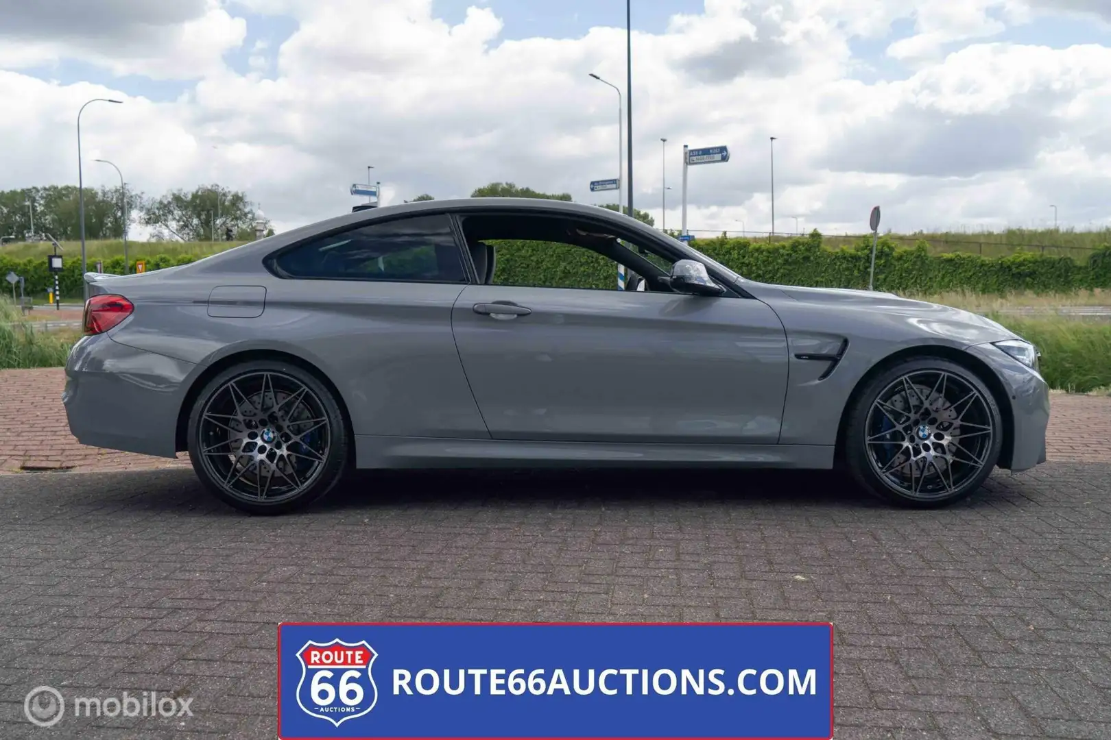 BMW M4 Competition 2018 | 3,197 KM | Route 66 auctions Šedá - 2