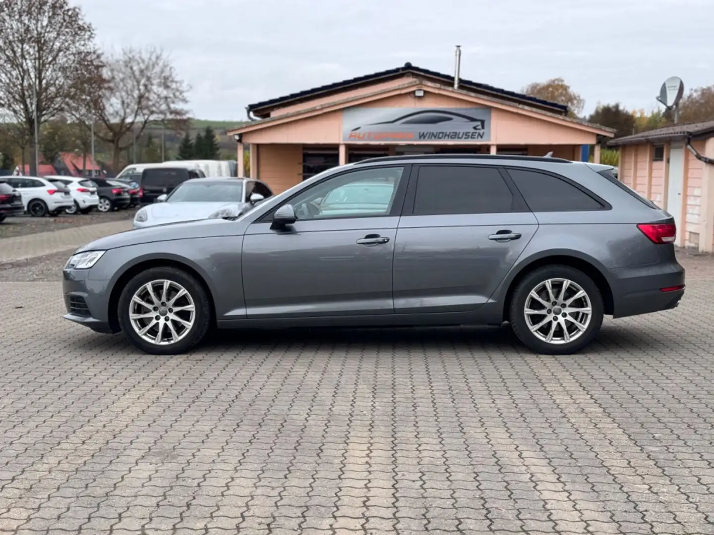 Audi A4 2.0 TDI Avant *NAVI *XENON*LED TACHO Grau - 2