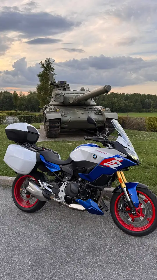 BMW F 900 XR