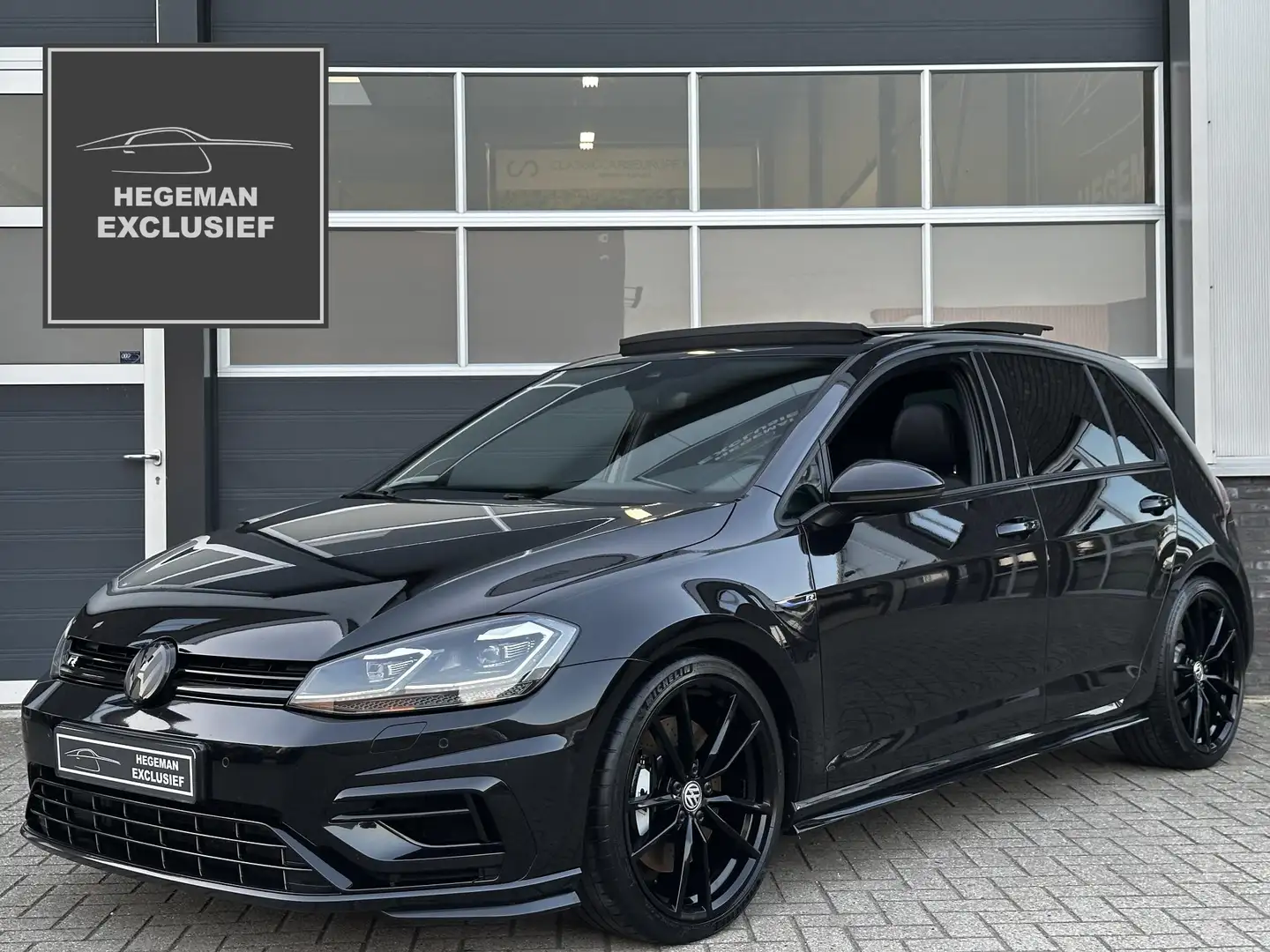 Volkswagen Golf R 2.0 TSI 4Motion | Schuif-kanteldak | AKRAPOVIC | D Zwart - 1