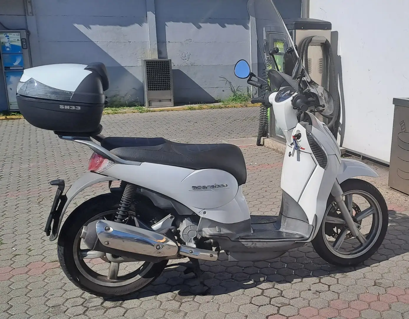 Aprilia Scarabeo Bianco - 1