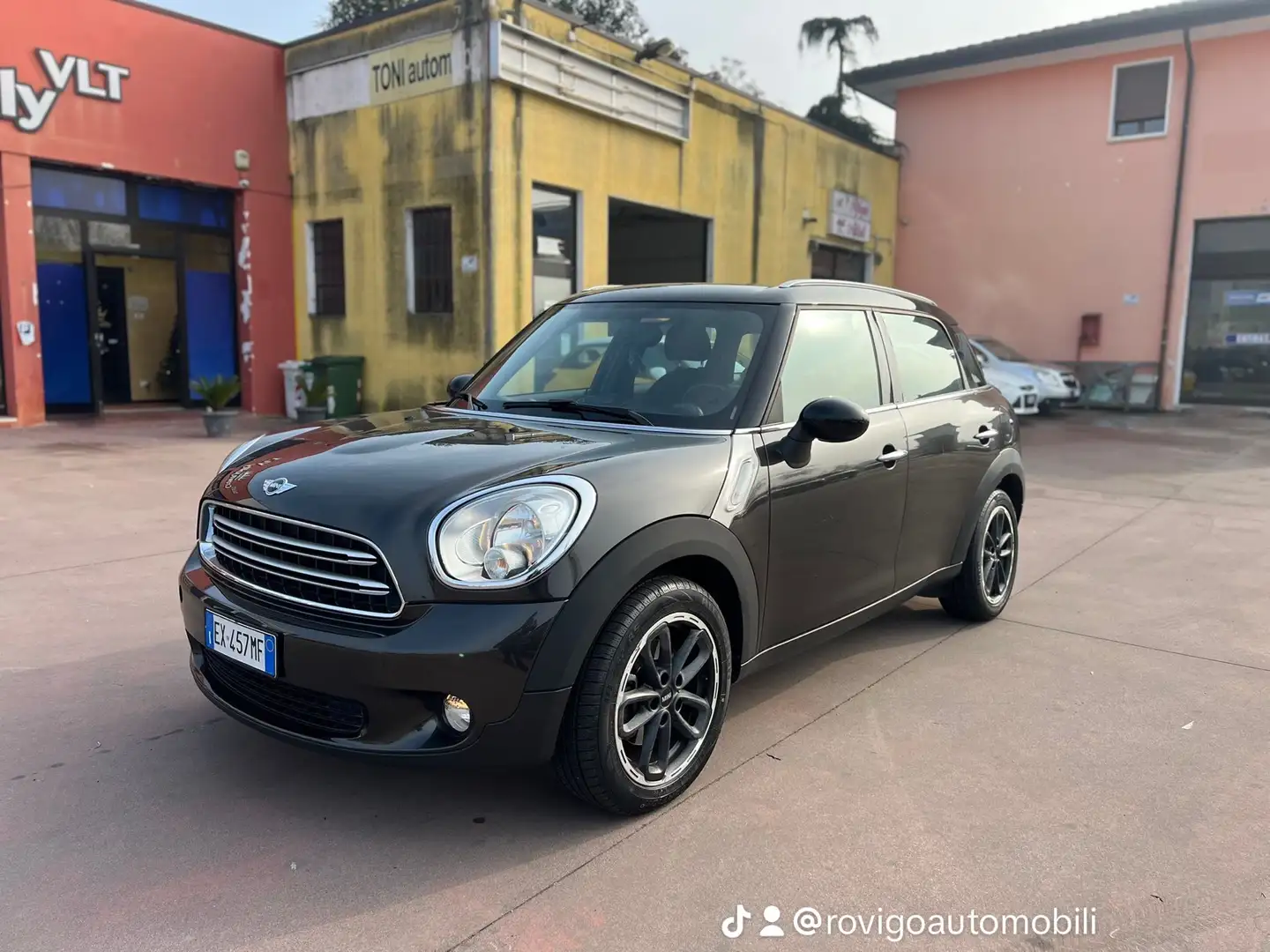 MINI One D Countryman 2.0 Schwarz - 1