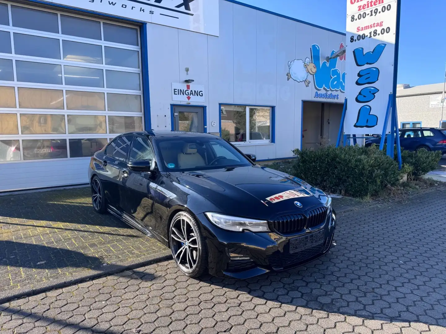BMW 330 i xDrive M Sport Automatic Black - 2