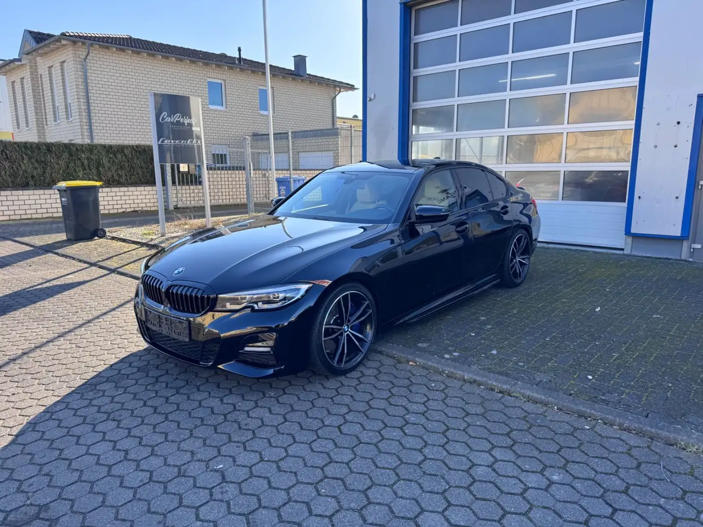 BMW 330 i xDrive M Sport Automatic Black - 1