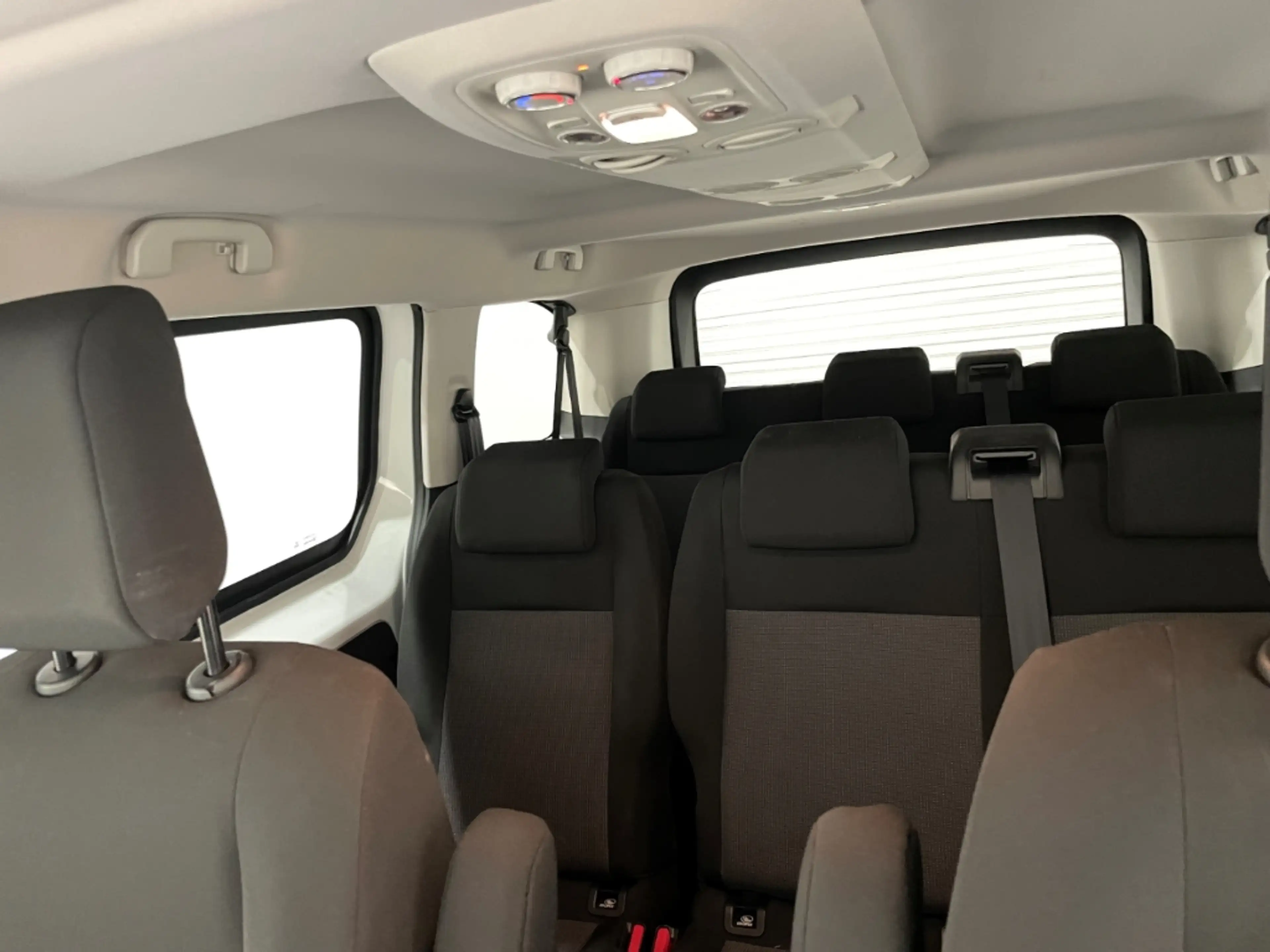 Opel Vivaro 1.5 D M 8-Sitzer Navi Klima PDC AHK — photo 7