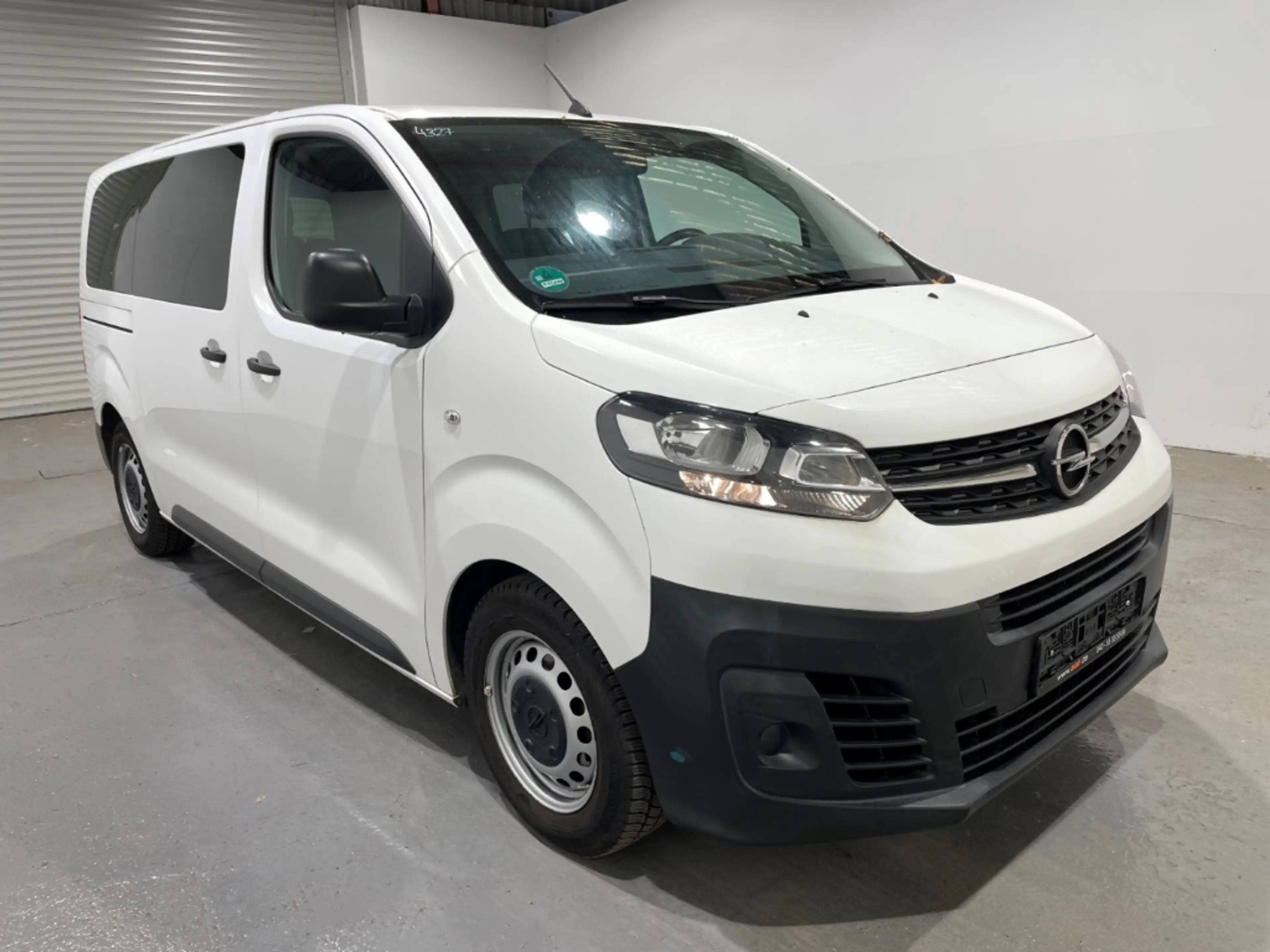 Opel Vivaro 1.5 D M 8-Sitzer Navi Klima PDC AHK — photo 4