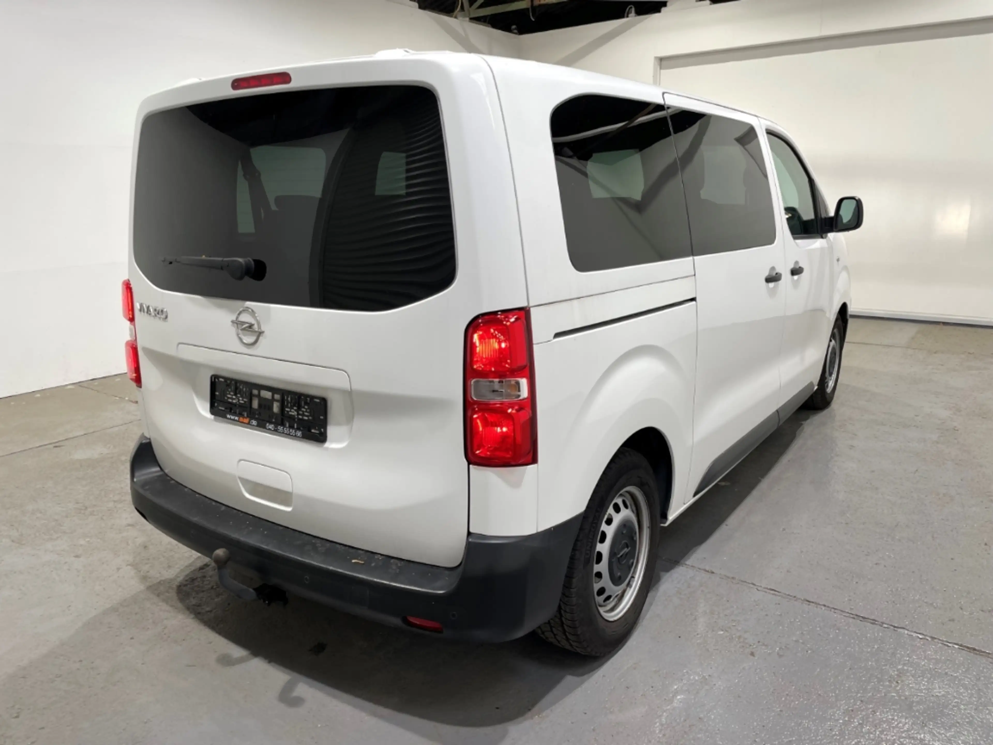 Opel Vivaro 1.5 D M 8-Sitzer Navi Klima PDC AHK — photo 3