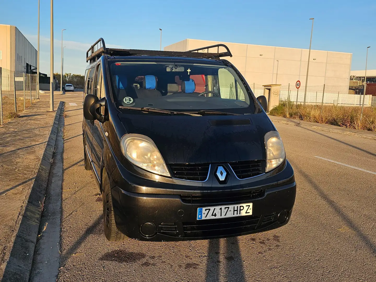 Renault Trafic 2.0dCi Passenger Combi9 27C 115 E5 Negro - 1