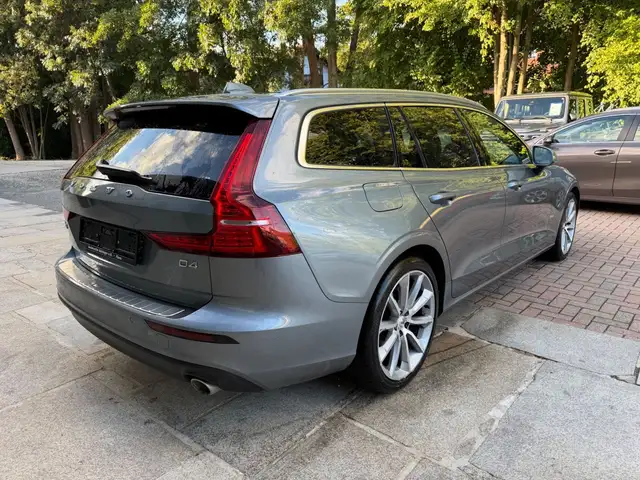 Volvo V60 view 5