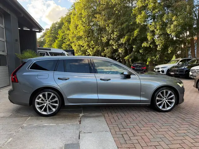Volvo V60 view 4