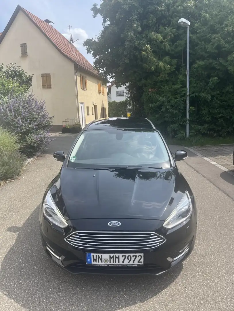 Ford Focus Titanium Schwarz - 2