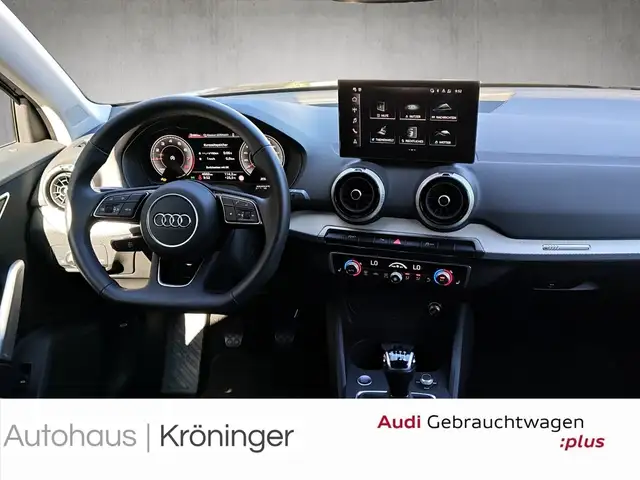 Audi Q2 view 13
