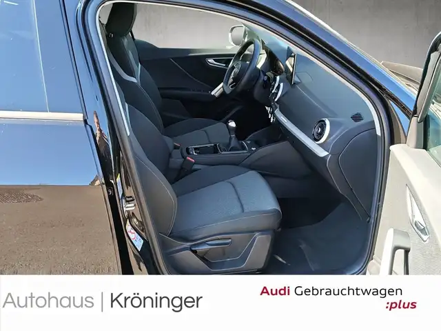 Audi Q2 view 9