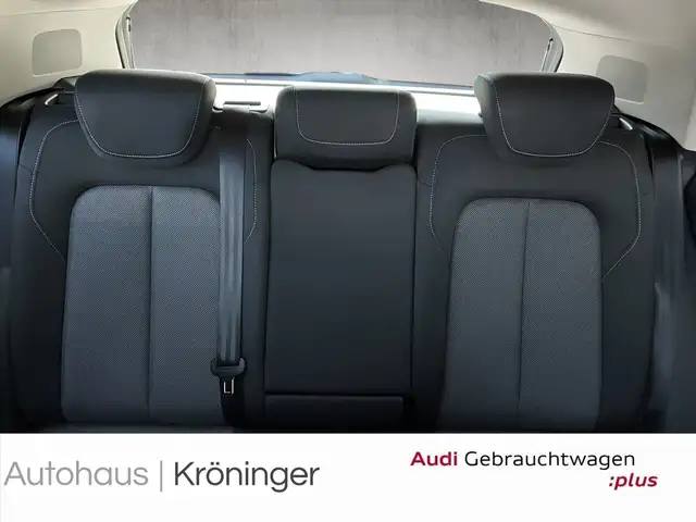 Audi Q2 view 10
