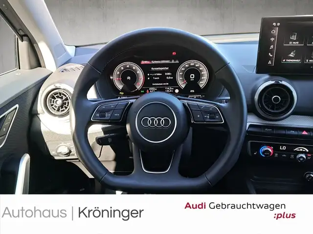 Audi Q2 view 11