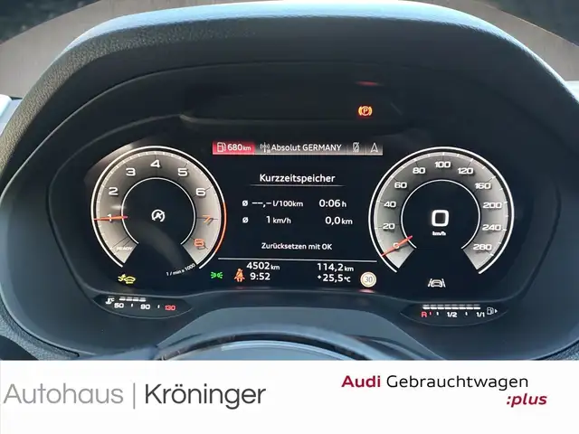 Audi Q2 view 12