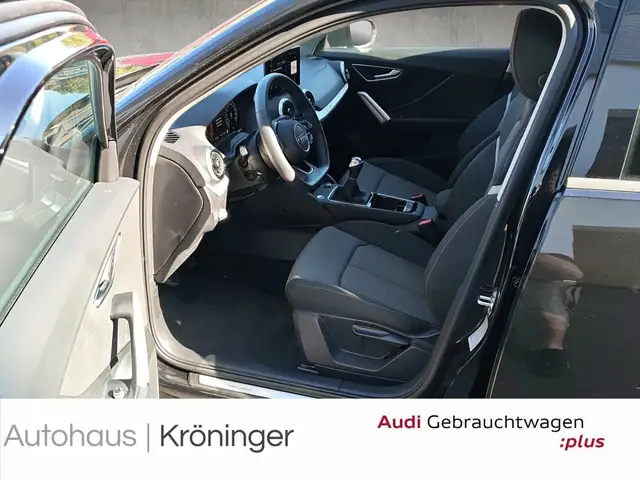 Audi Q2 view 7