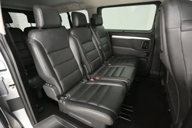 Citroen Spacetourer view 3