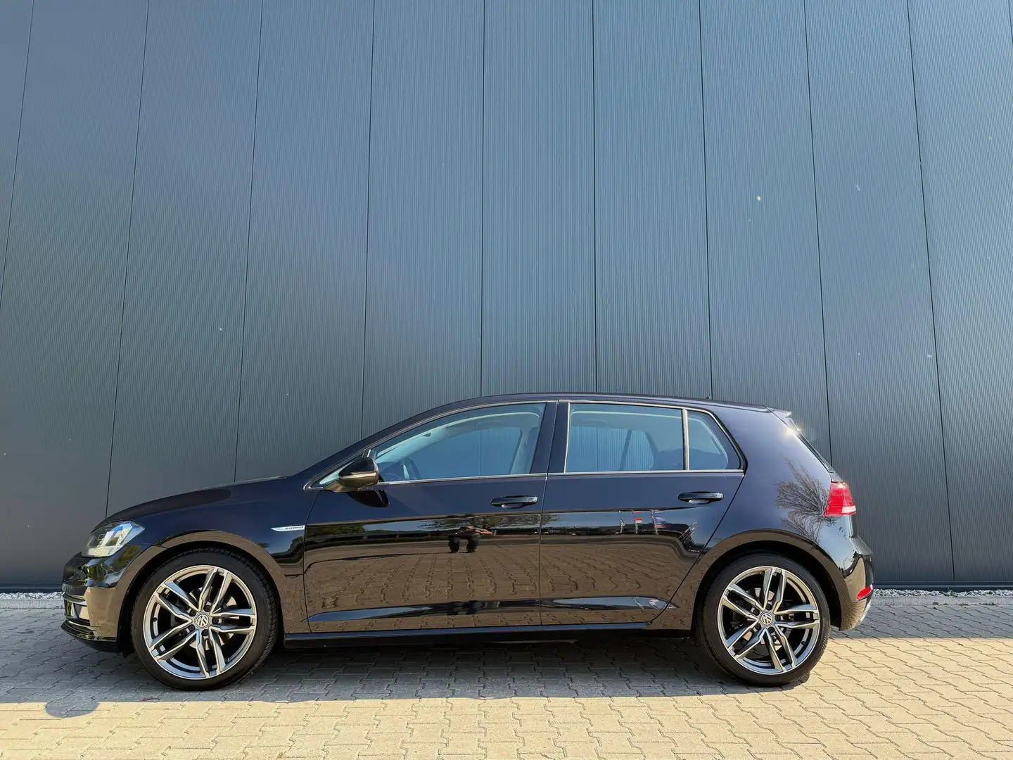 Volkswagen Golf 1.5 TSI Comfortline trekhaak / navi / 18 inch Negro - 2