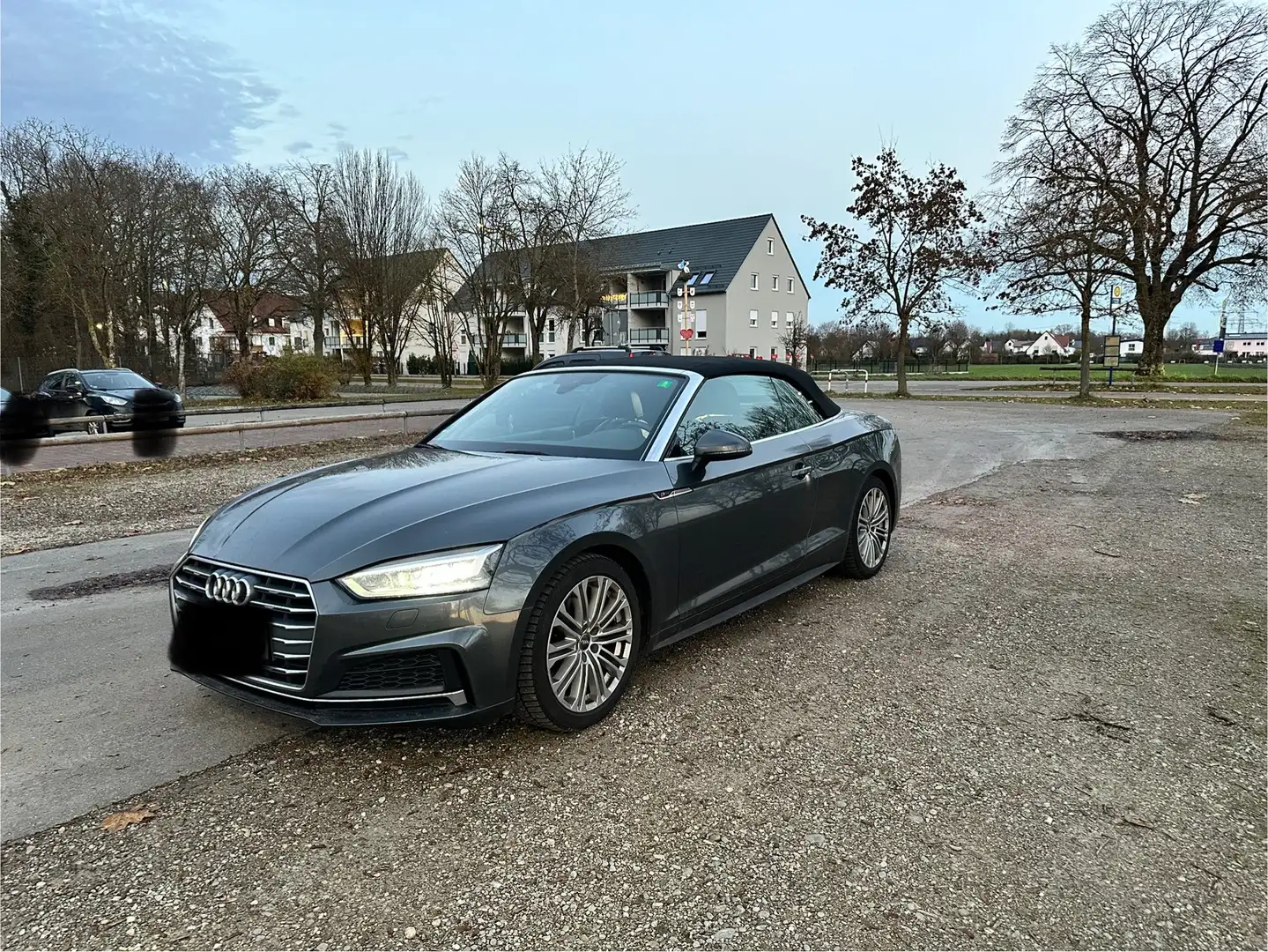 Audi A5 S-Line Grau - 1